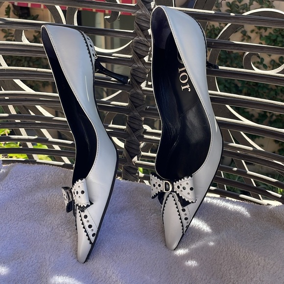 Christian Dior White/Black Leather And Patent Studded pumps - Picture 12 of 15